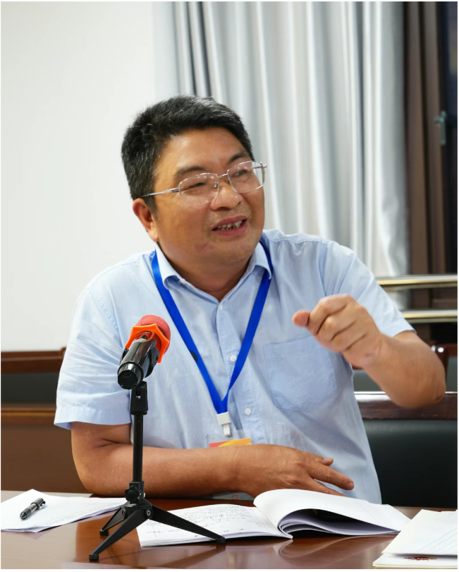 執(zhí)行校長(zhǎng):雷大和